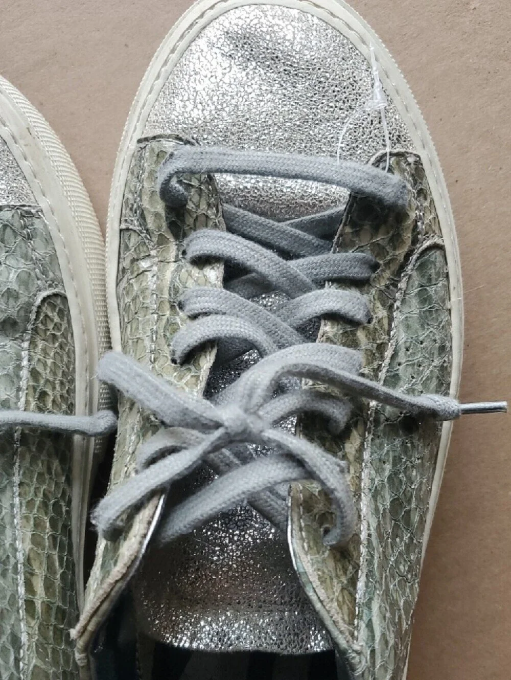 P448 Women's Sneakers in Metallic Silver and Light Crocodile Green 39 (8.5)